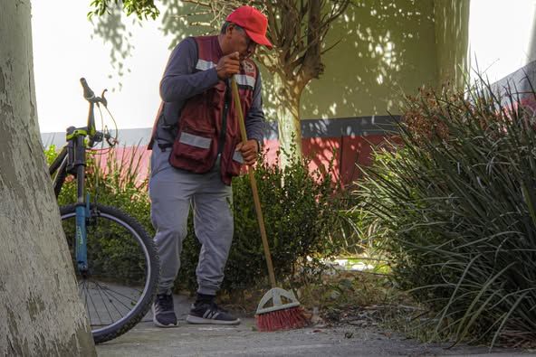 SE REALIZA FAENA DE MANTENIMIENTO EN EL TEATRO TLAPALLAN