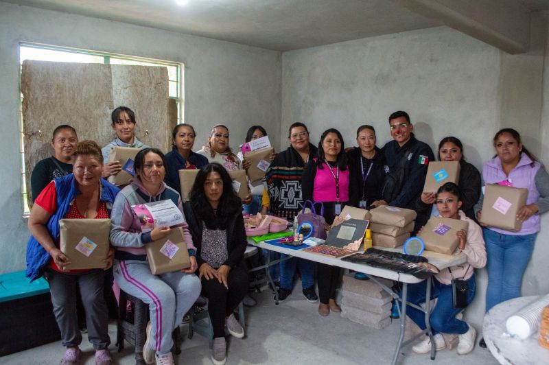 Clausuramos con éxito el curso de maquillaje en El Calvario