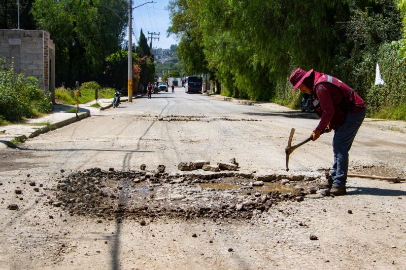 Gobierno Municipal continúa con trabajos de bacheo en Tenopalco Centro
