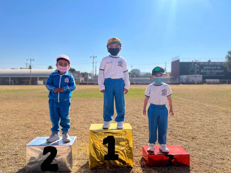 “Fortaleciendo Lazos a Través del Deporte: Juegos de la Amistad entre Padres e Hijos”