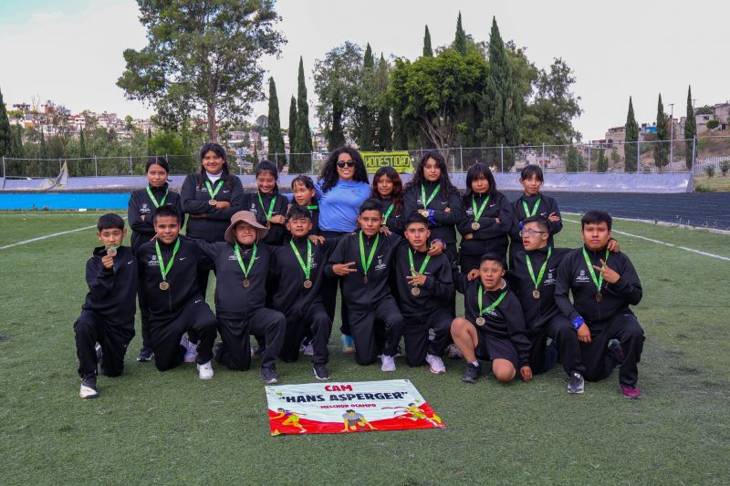 Gobierno Municipal respalda a estudiantes del CAM No. 52 en competencias deportivas