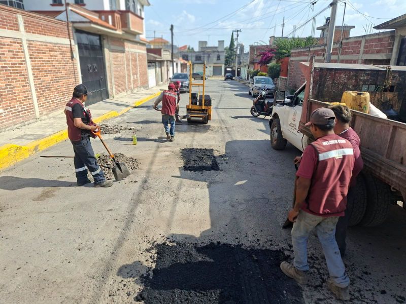 El Gobierno Municipal de Melchor Ocampo continúa trabajando para mejorar la infraestructura vial del
