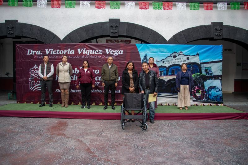 Ceremonia Cívica reconoce el compromiso social y laboral en Melchor Ocampo